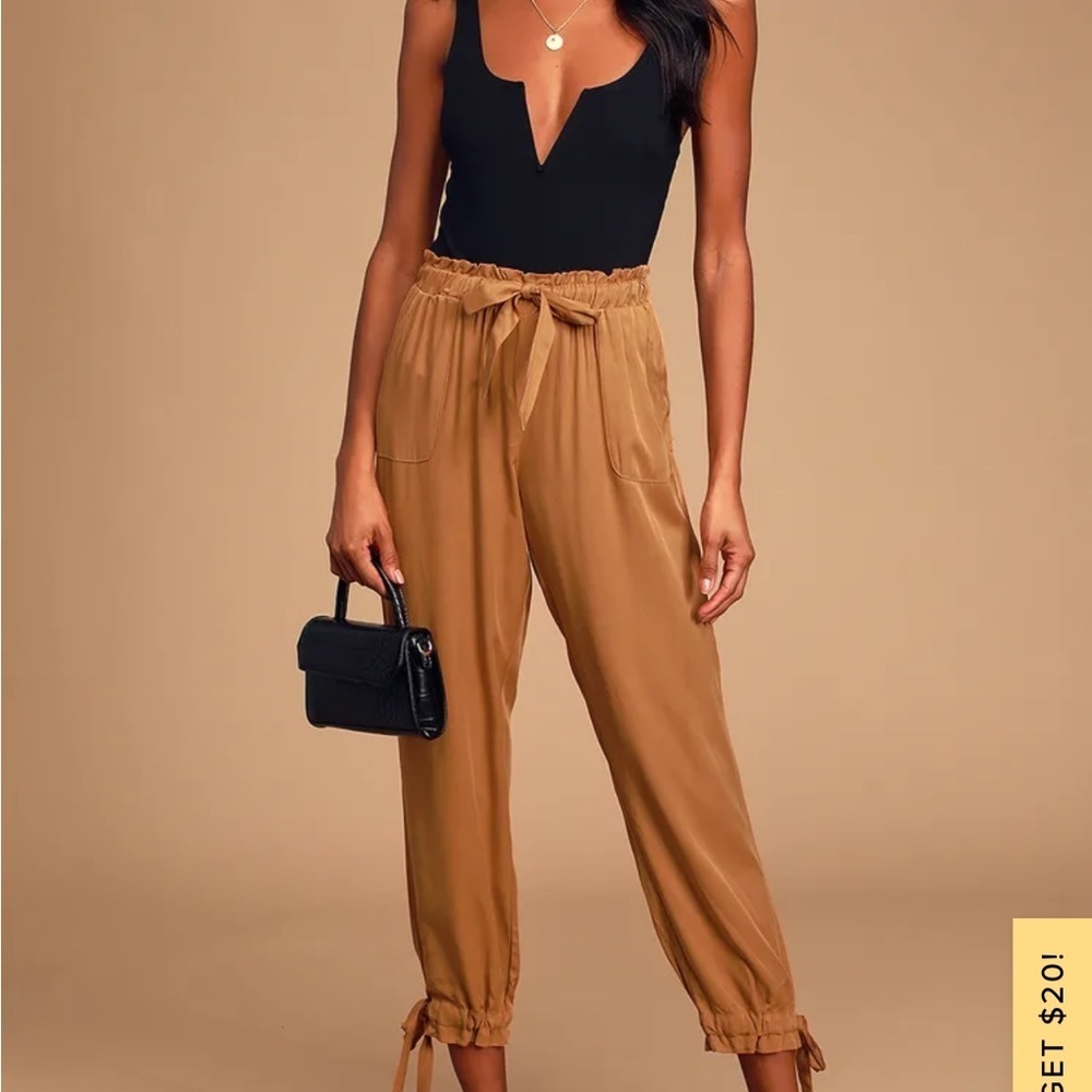 Lulu’s Sebastian Rustic Tan Ankle Pants.‎ Size M